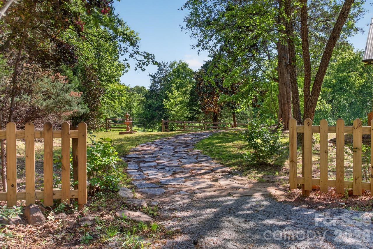 3205 Collinsville Road Columbus, NC 28722 - Photo 11 of 45