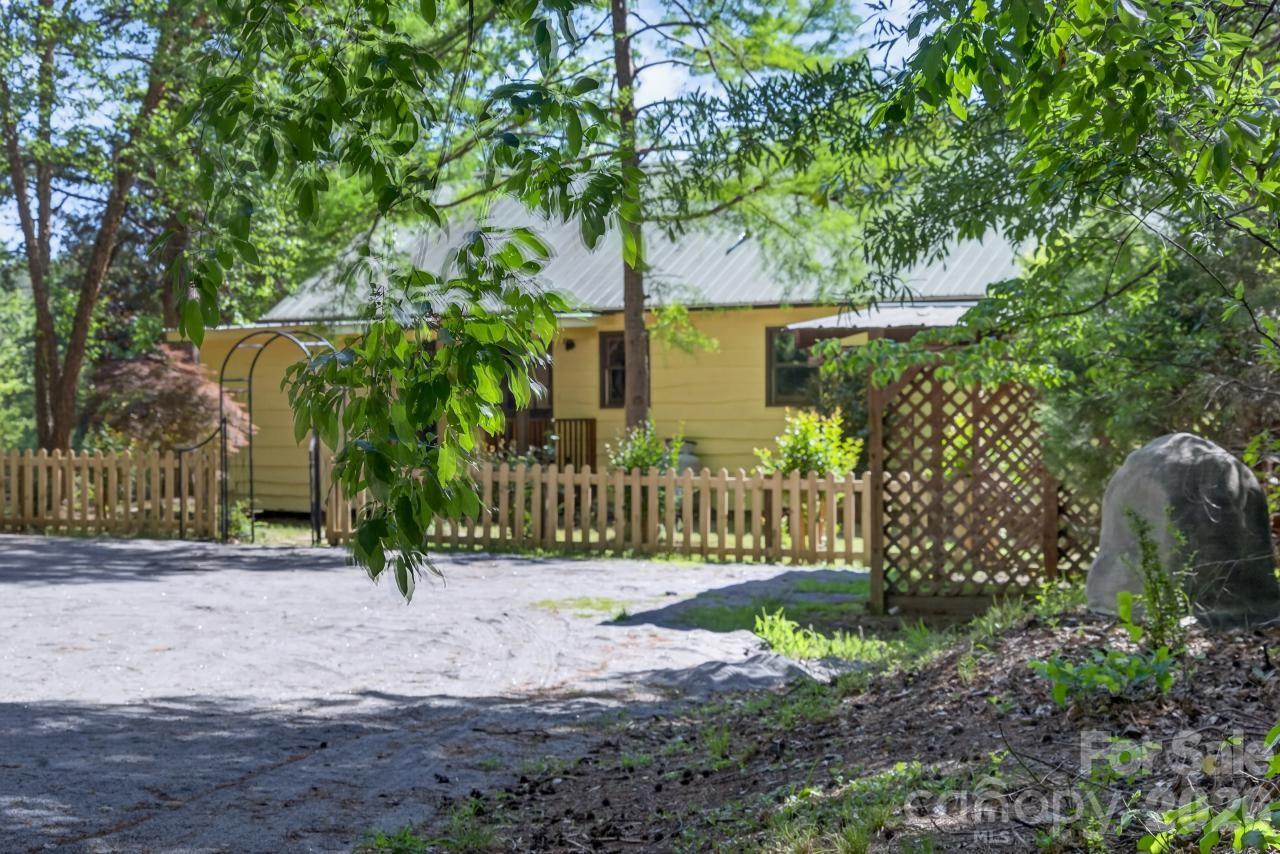 3205 Collinsville Road Columbus, NC 28722 - Photo 8 of 45