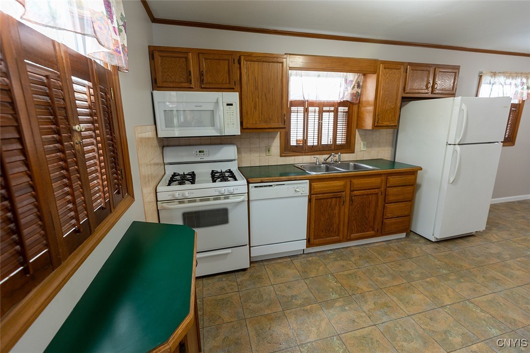 409 Calhoun Street De Witt, NY 13057 - Photo 11 of 28