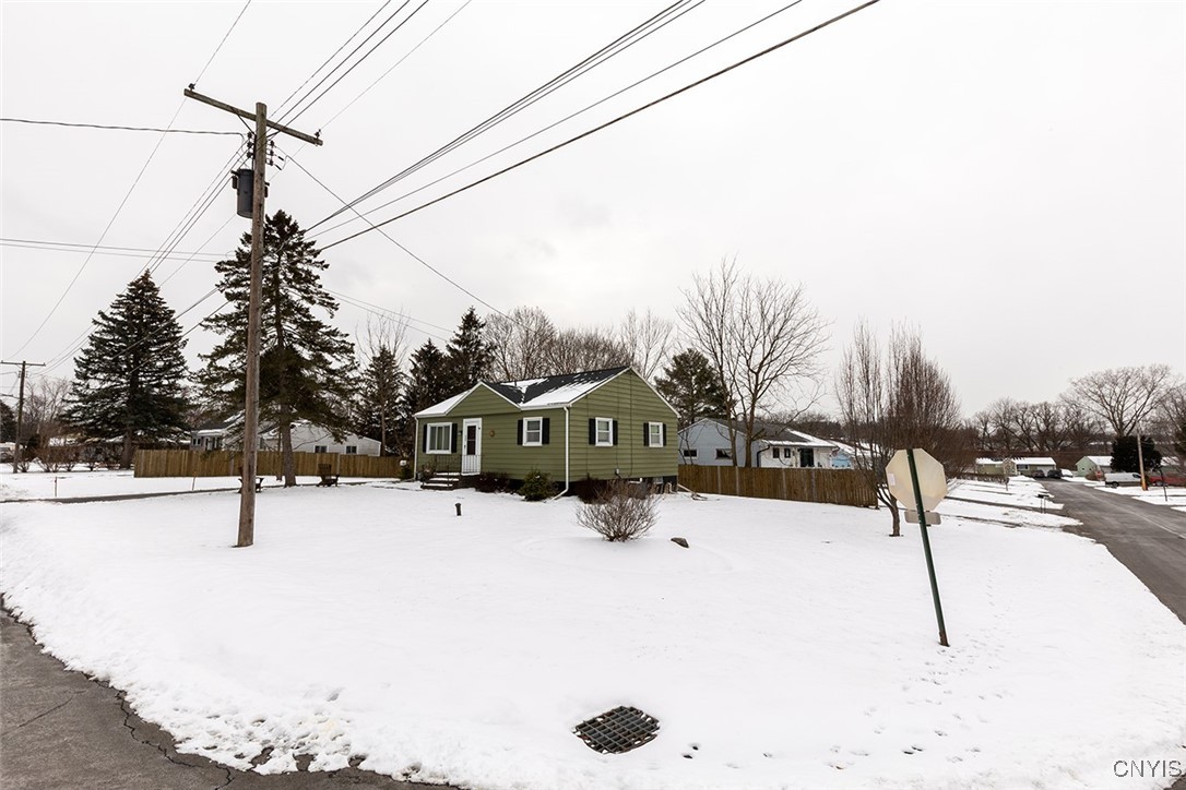 409 Calhoun Street De Witt, NY 13057 - Photo 3 of 28