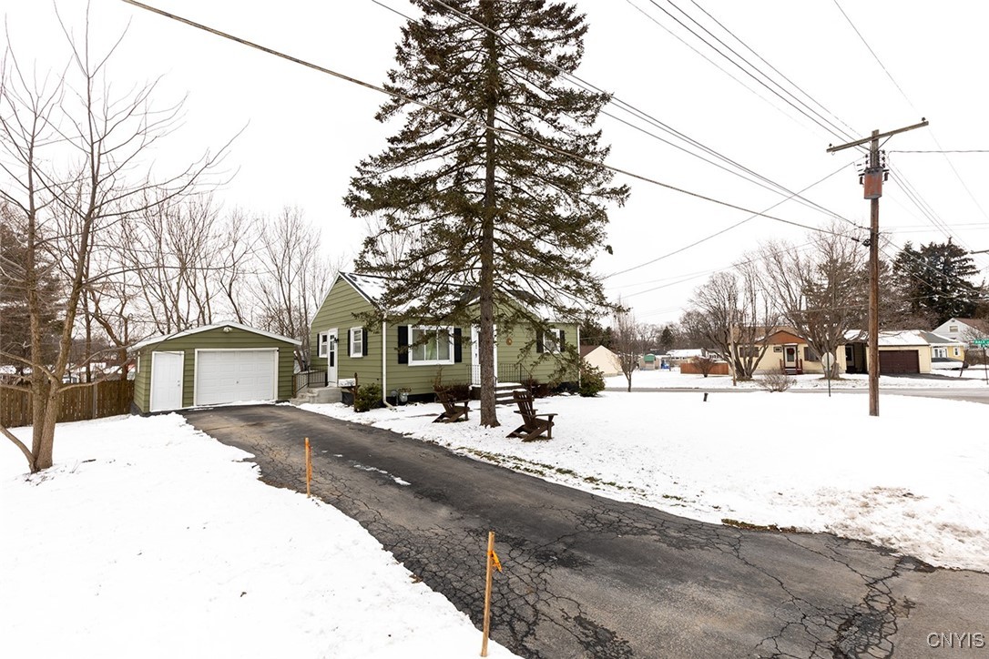 409 Calhoun Street De Witt, NY 13057 - Photo 4 of 28