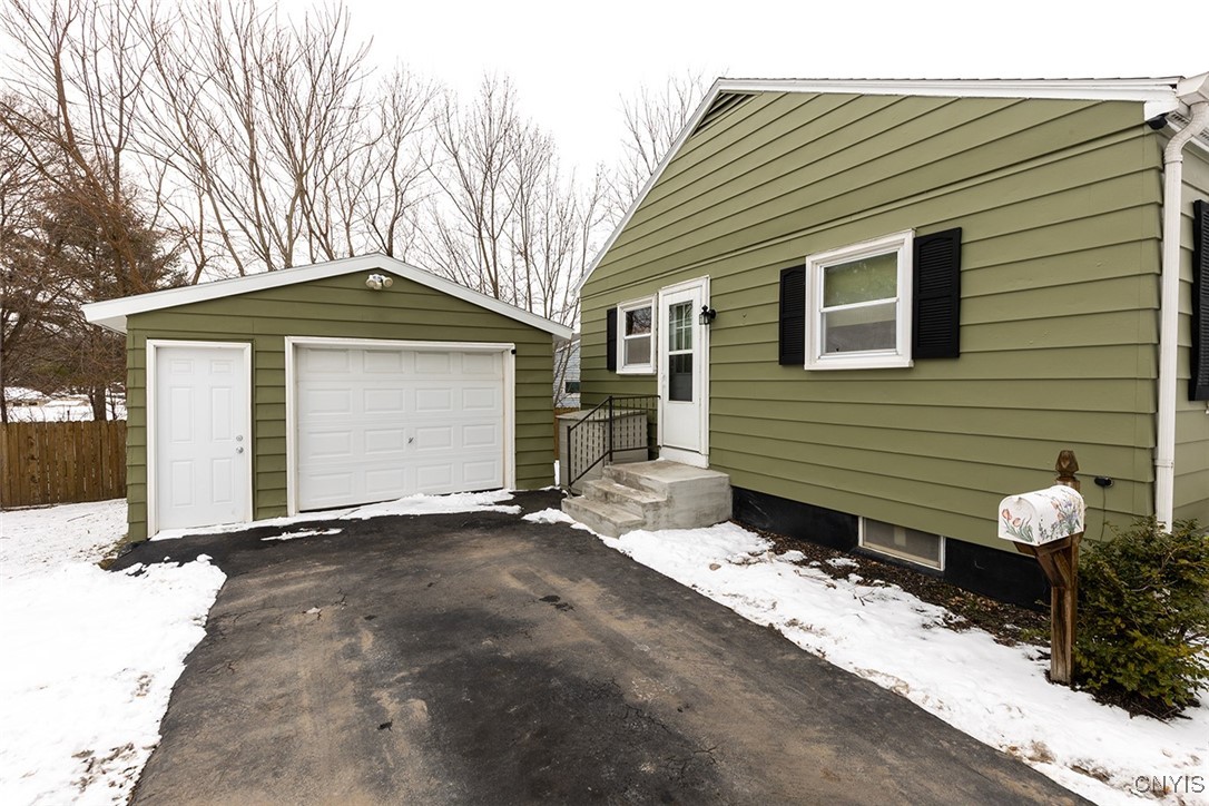 409 Calhoun Street De Witt, NY 13057 - Photo 5 of 28