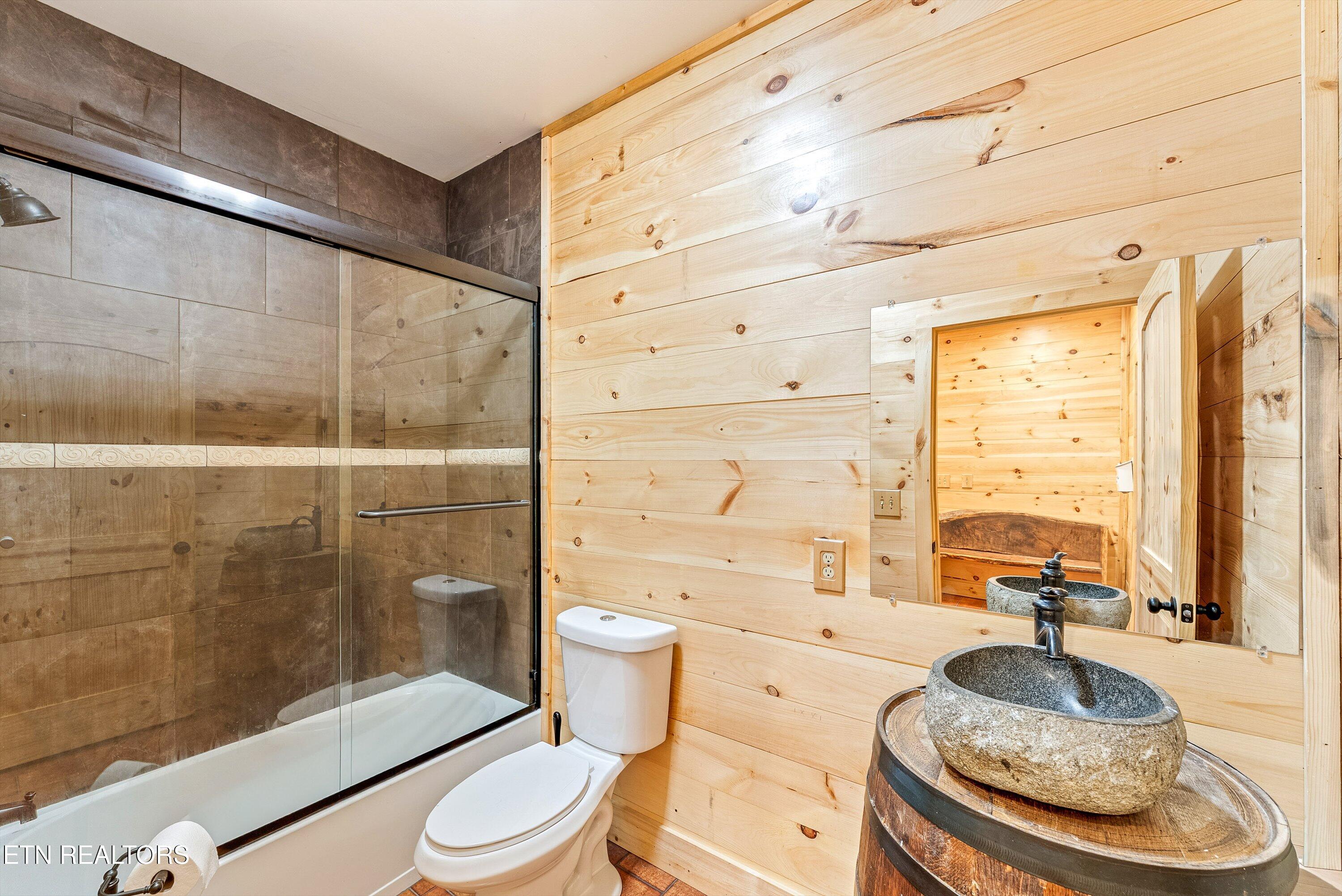8521 Parker Road Corryton, TN 37721 - Photo 32 of 53 Main-2nd Bathroom