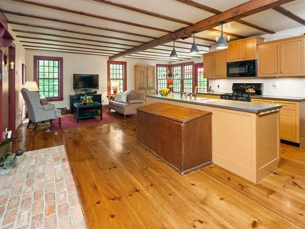 106 Five Bridge Road Brimfield, MA 01010 - Photo 4 of 42 Gallery Image 4
