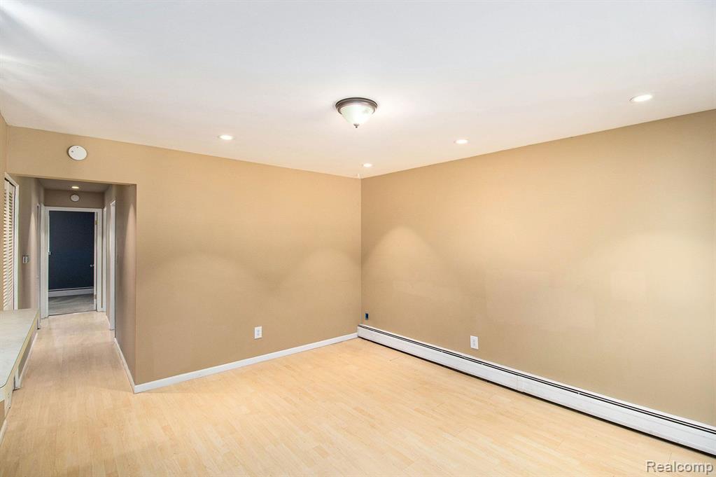 7020 Toepfer Road Warren, MI 48091 - Photo 3 of 21