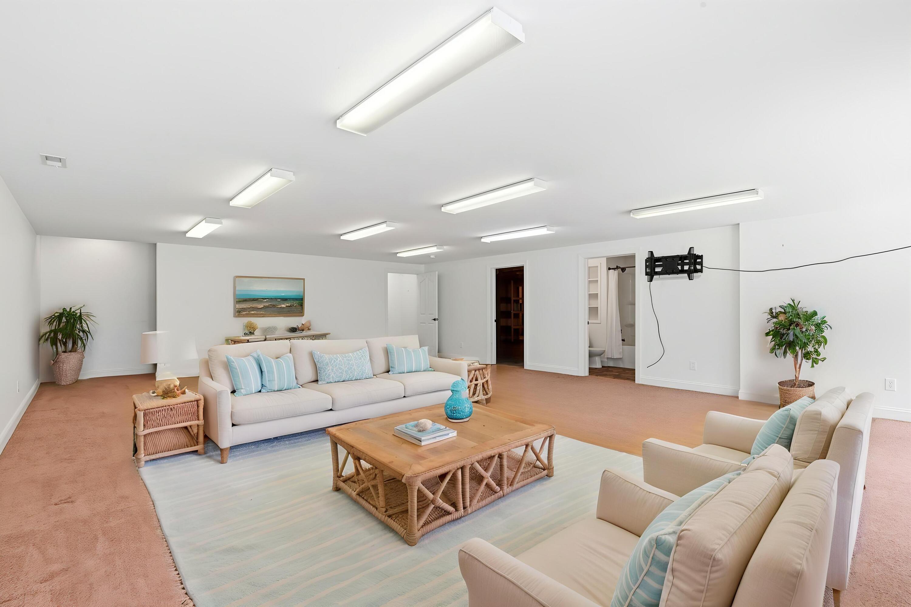 322 Timberline Road Southeast Copper Hill, VA 24079 - Photo 60 of 98 DSC_4378_c7592746 - Living Room - Coasta