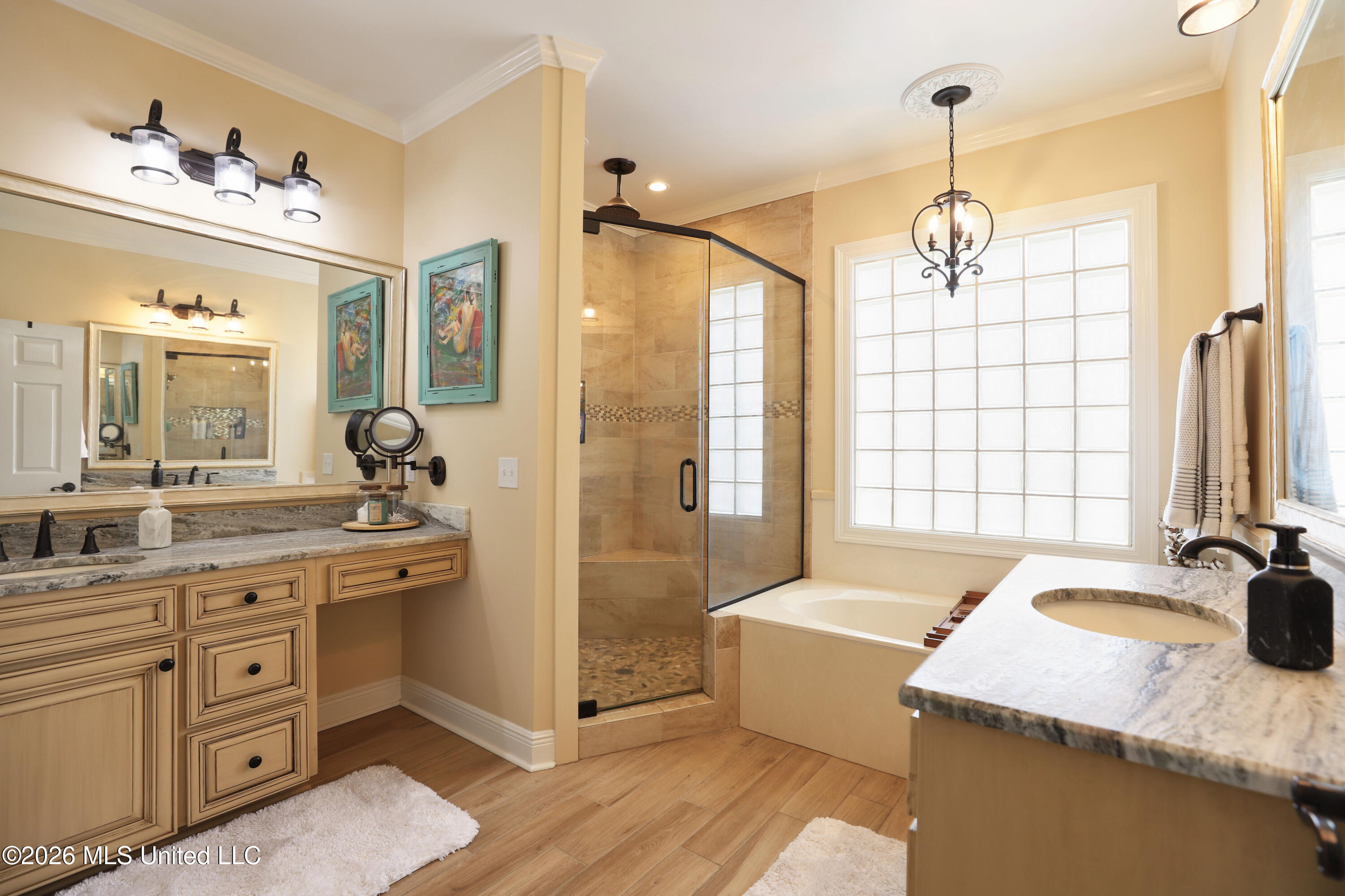 2014 Rue Ulysse Biloxi, MS 39531 - Photo 27 of 40 Main Bathroom