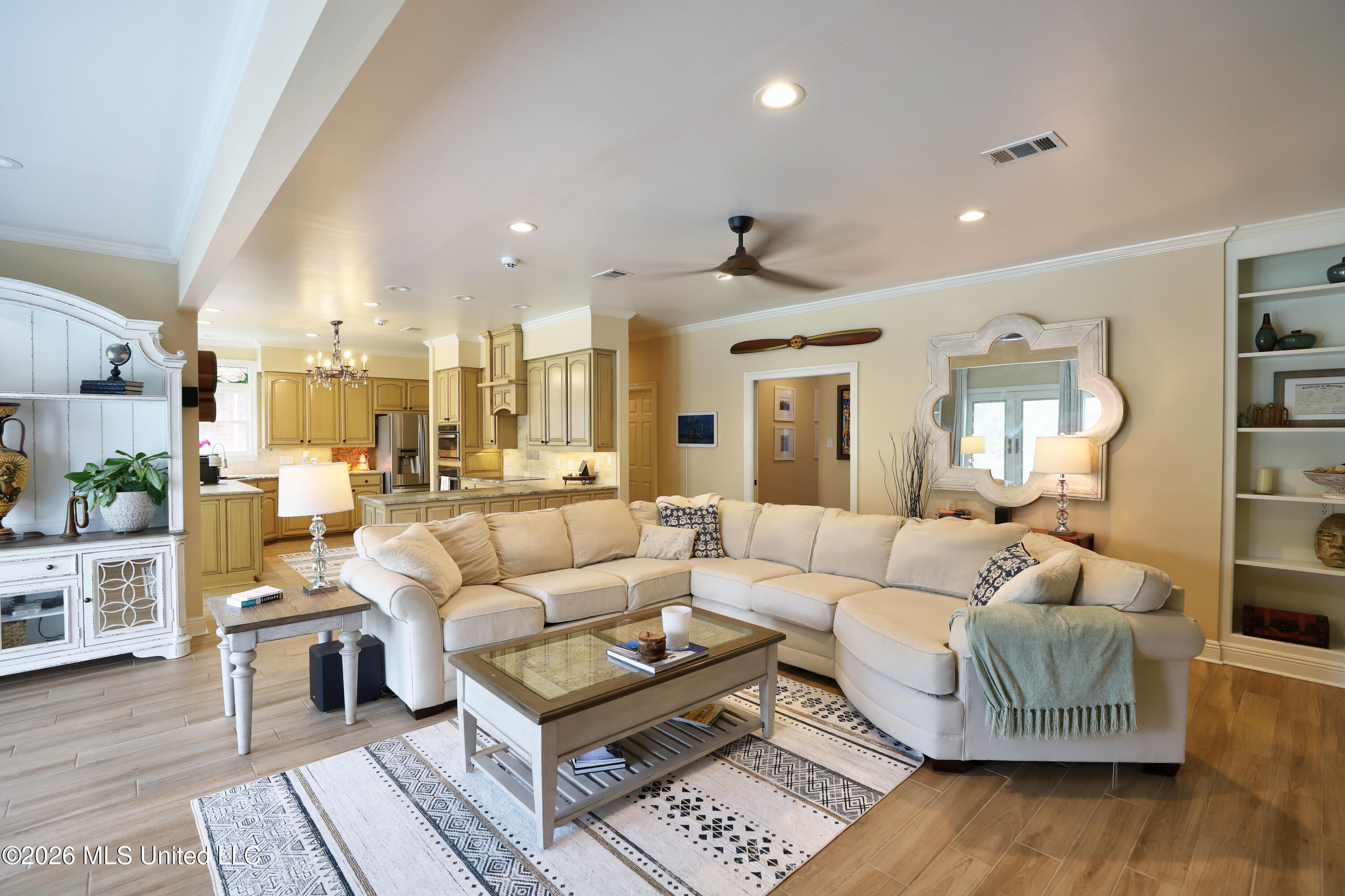 2014 Rue Ulysse Biloxi, MS 39531 - Photo 8 of 40 Living Room
