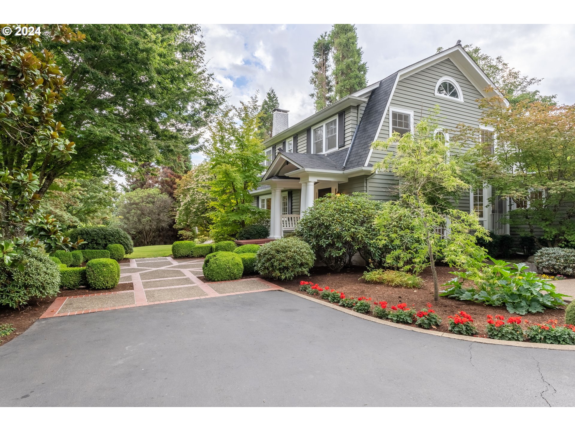 6865 Southwest Canyon Drive Portland, OR 97225 - Photo 2 of 36