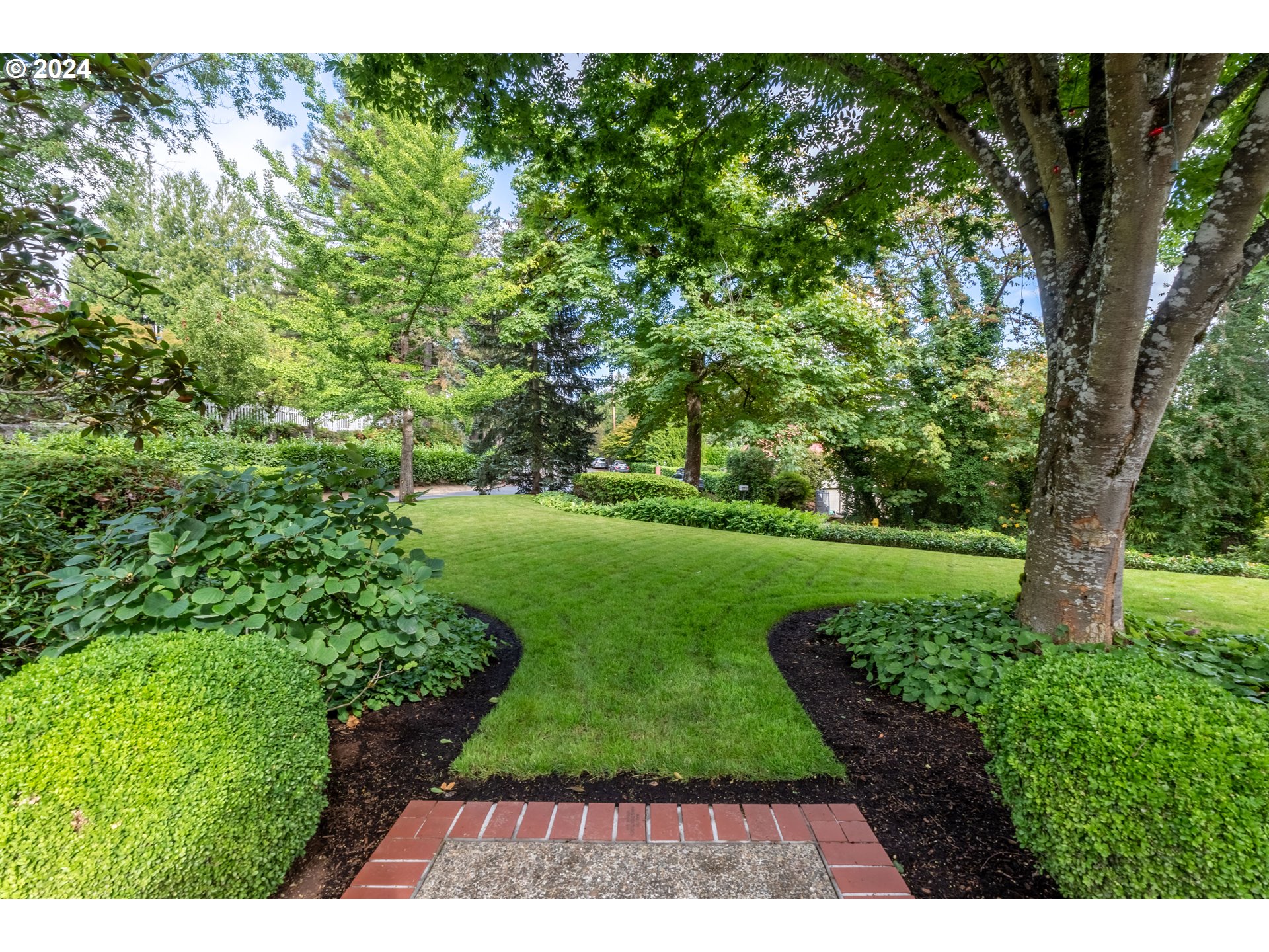 6865 Southwest Canyon Drive Portland, OR 97225 - Photo 22 of 36
