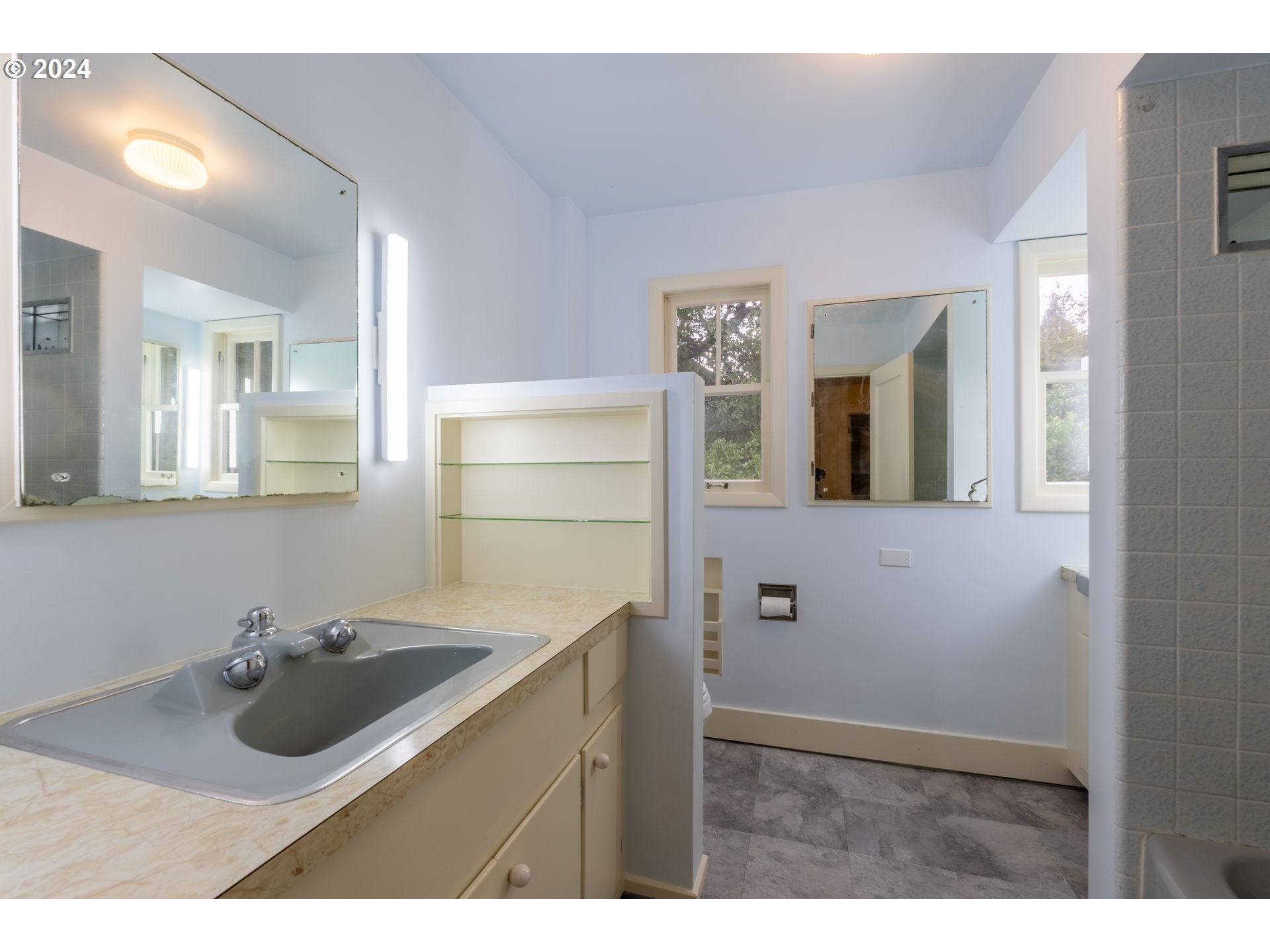6865 Southwest Canyon Drive Portland, OR 97225 - Photo 34 of 36