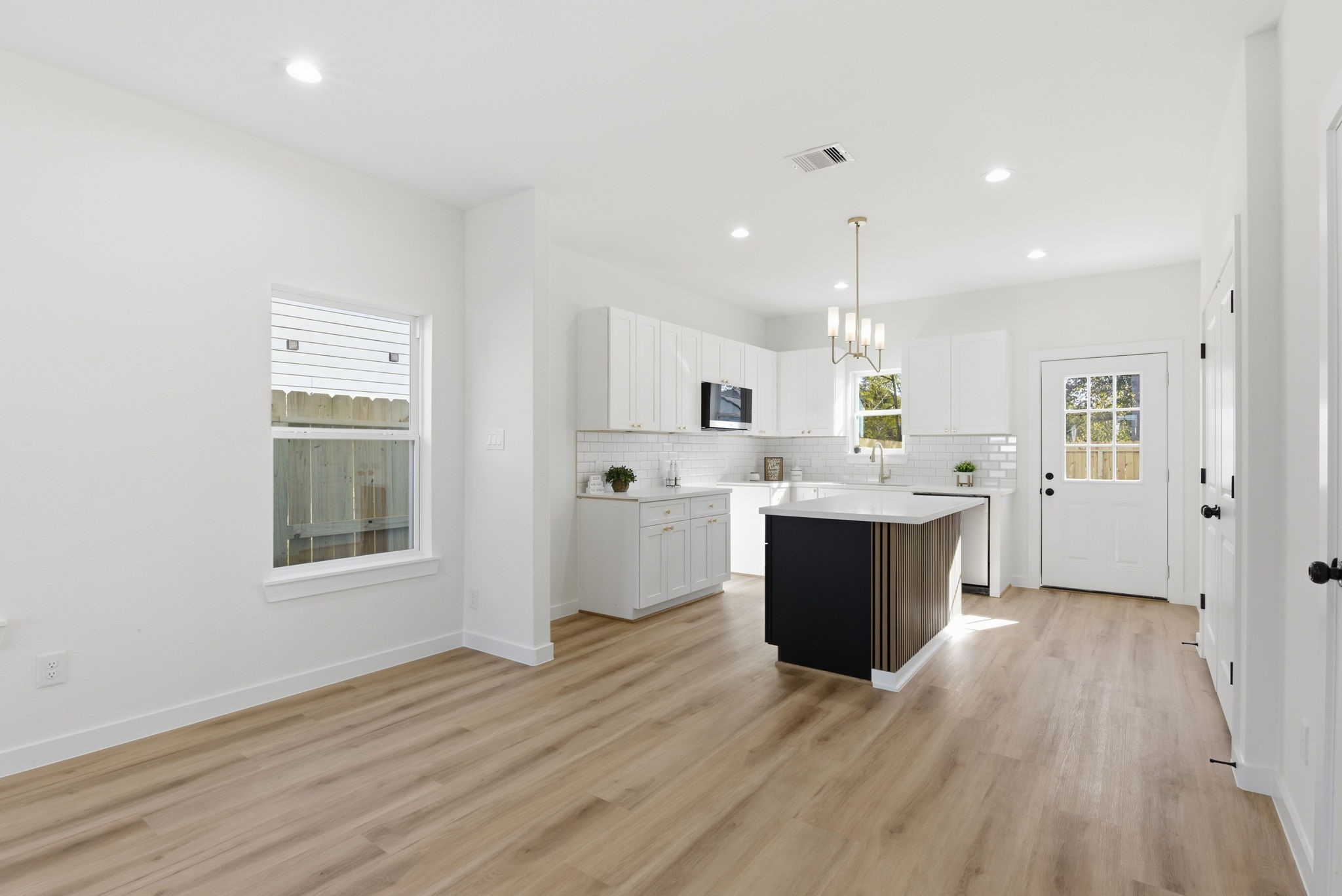 7958 Henson Street, Unit A/B Houston, TX 77028 - Photo 14 of 42