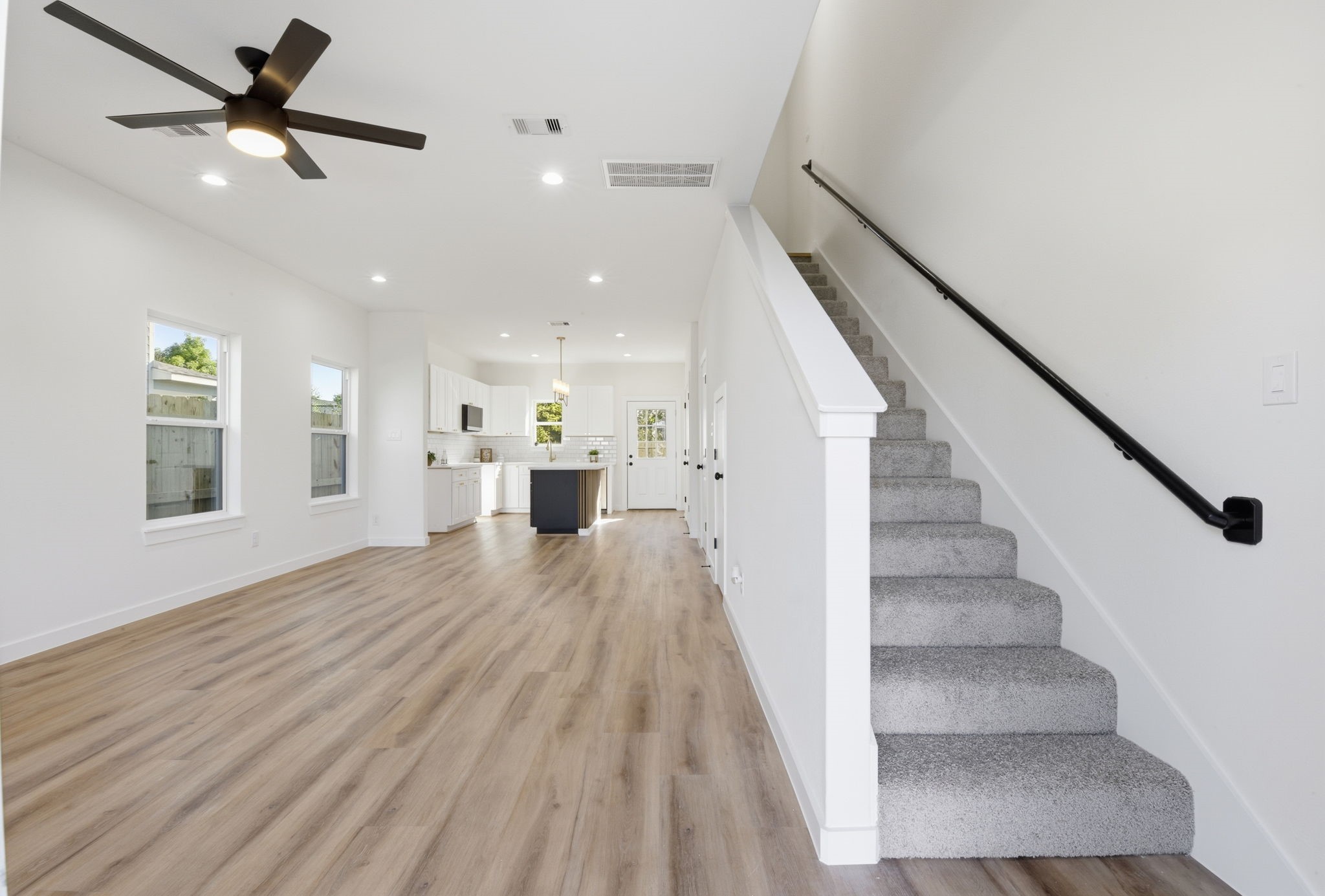 7958 Henson Street, Unit A/B Houston, TX 77028 - Photo 5 of 42