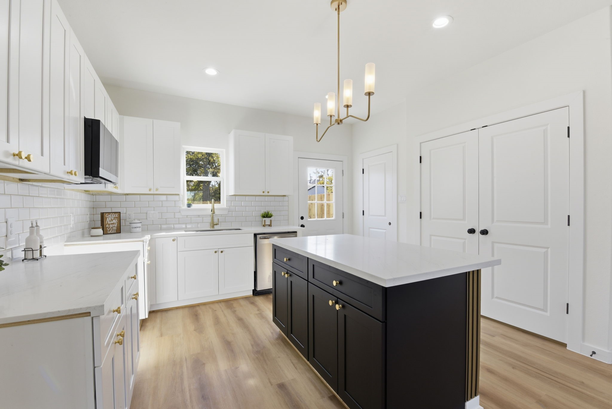 7958 Henson Street, Unit A/B Houston, TX 77028 - Photo 8 of 42