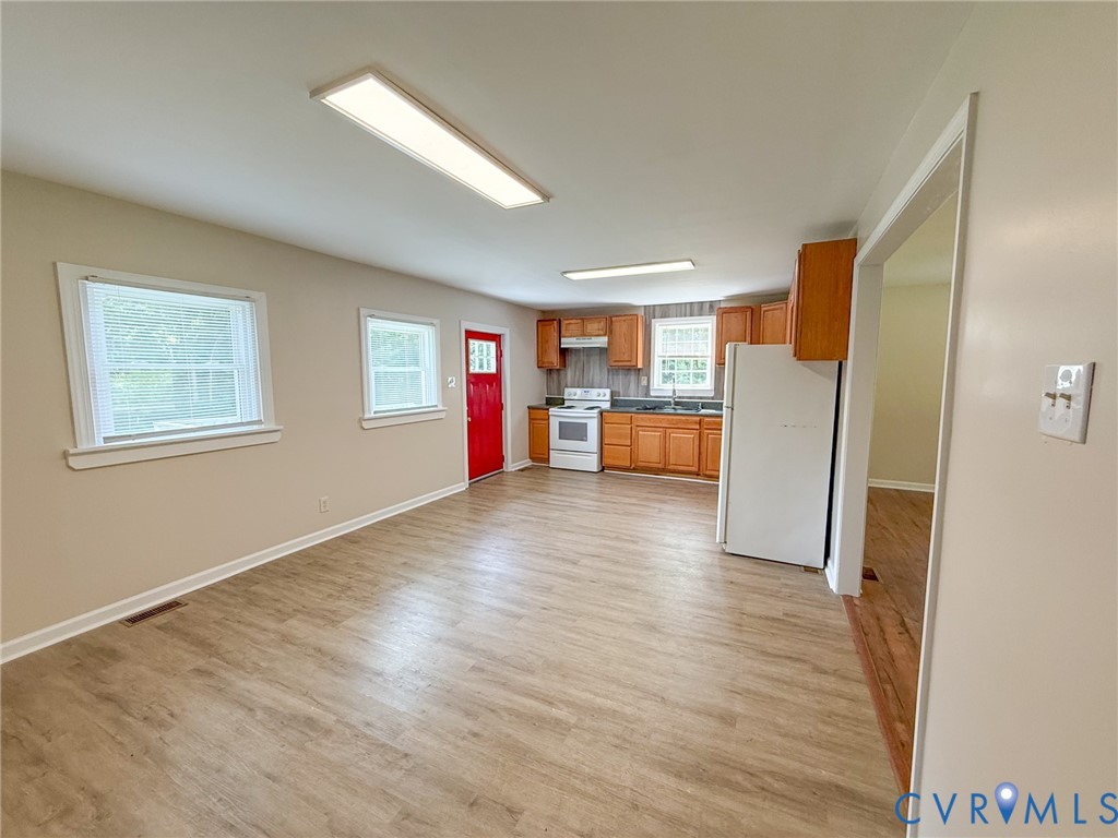 7798 West Courthouse Road Burkeville, VA 23922 - Photo 4 of 23