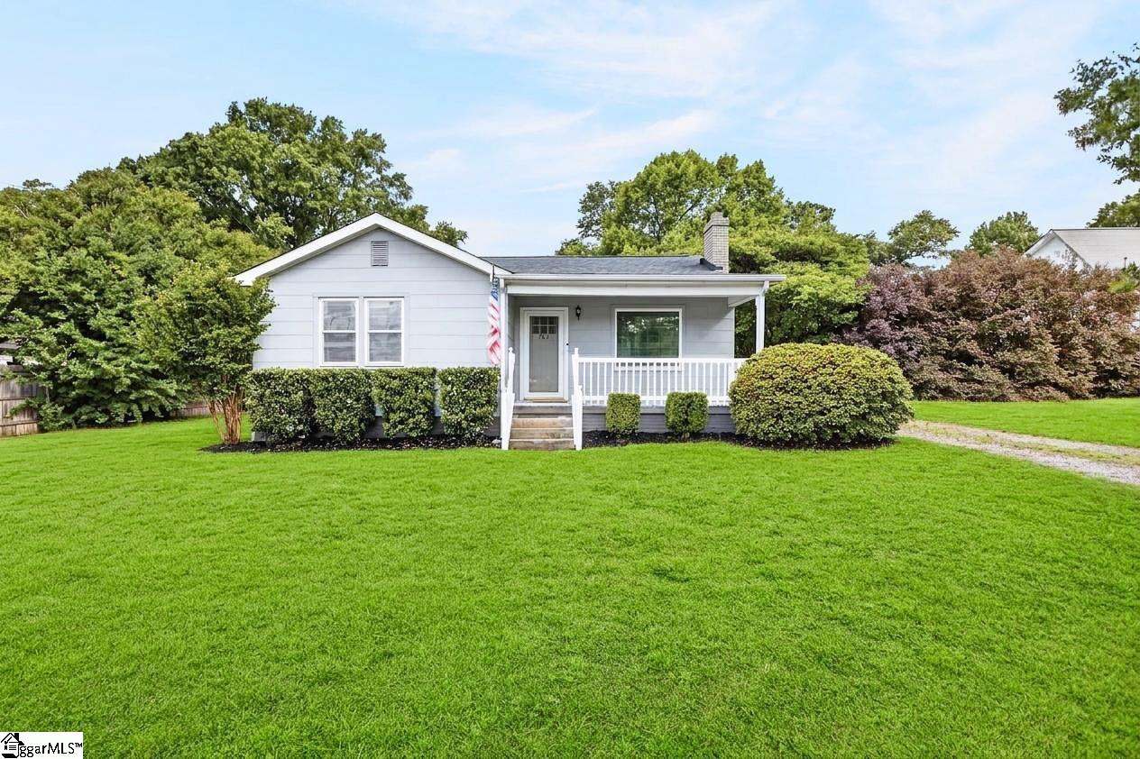 709 Gulliver Street Fountain Inn, SC 29644 - Photo 2 of 34