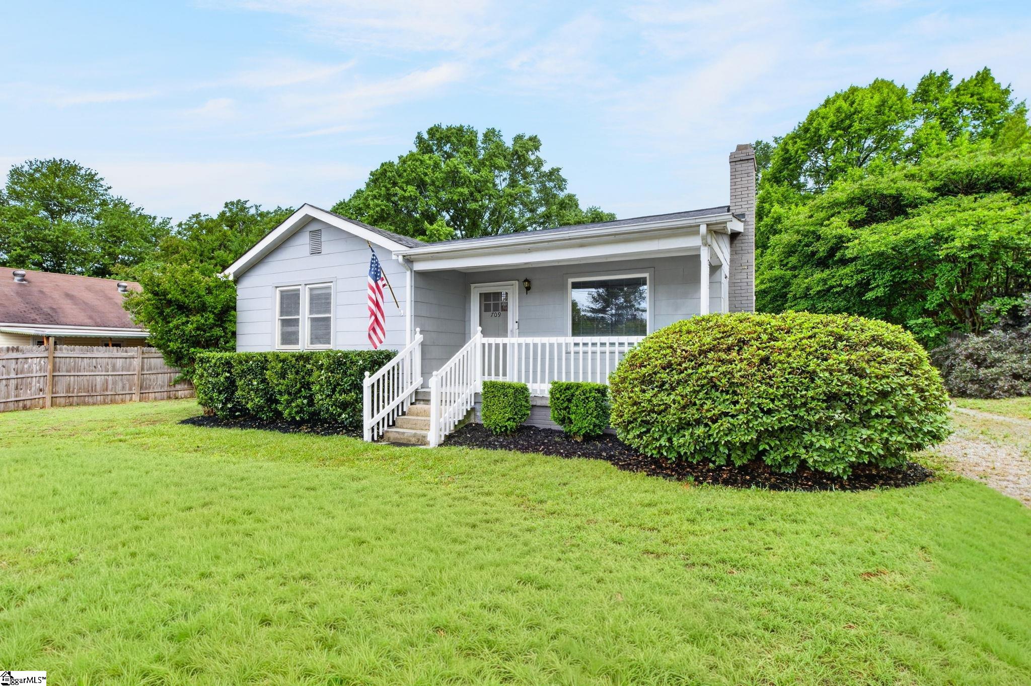 709 Gulliver Street Fountain Inn, SC 29644 - Photo 3 of 34
