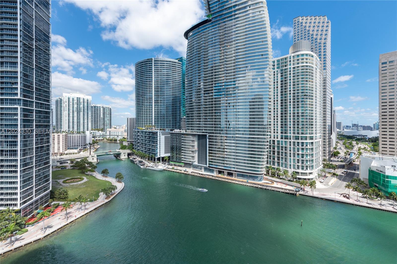 901 Brickell Key Boulevard, Unit 2006 Miami, FL 33131 - Photo 6 of 41 Overlooking Miami River / Downtown