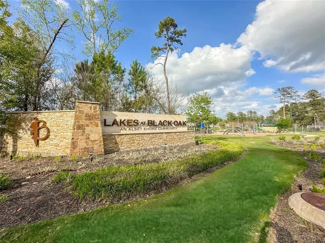 a view of garden with swimming pool