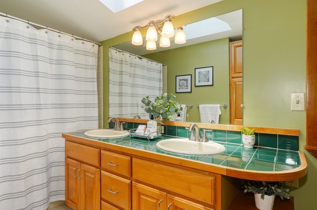 14 Skelton Road Burlington, MA 01803 - Photo 23 of 34