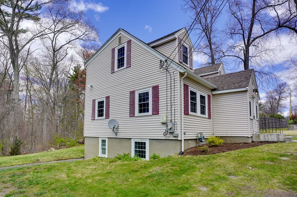 14 Skelton Road Burlington, MA 01803 - Photo 5 of 34