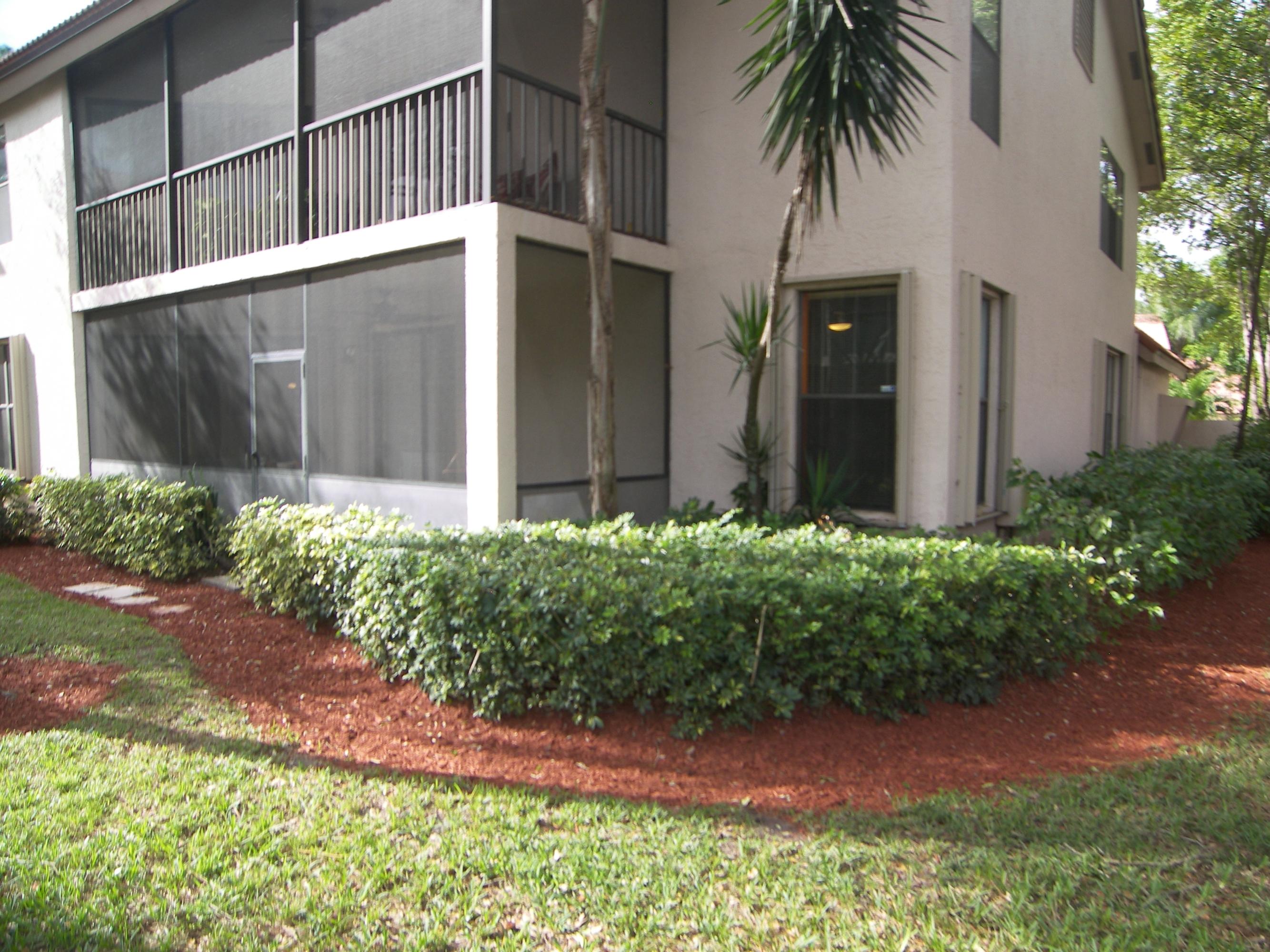 5780 Coach House Circle, Unit A Boca Raton, FL 33486 - Photo 27 of 37 Grounds around unit