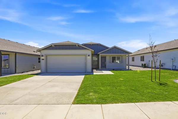$410,000 | 1134 Northwest Fairway Drive, Unit 150, Madras, OR 97741