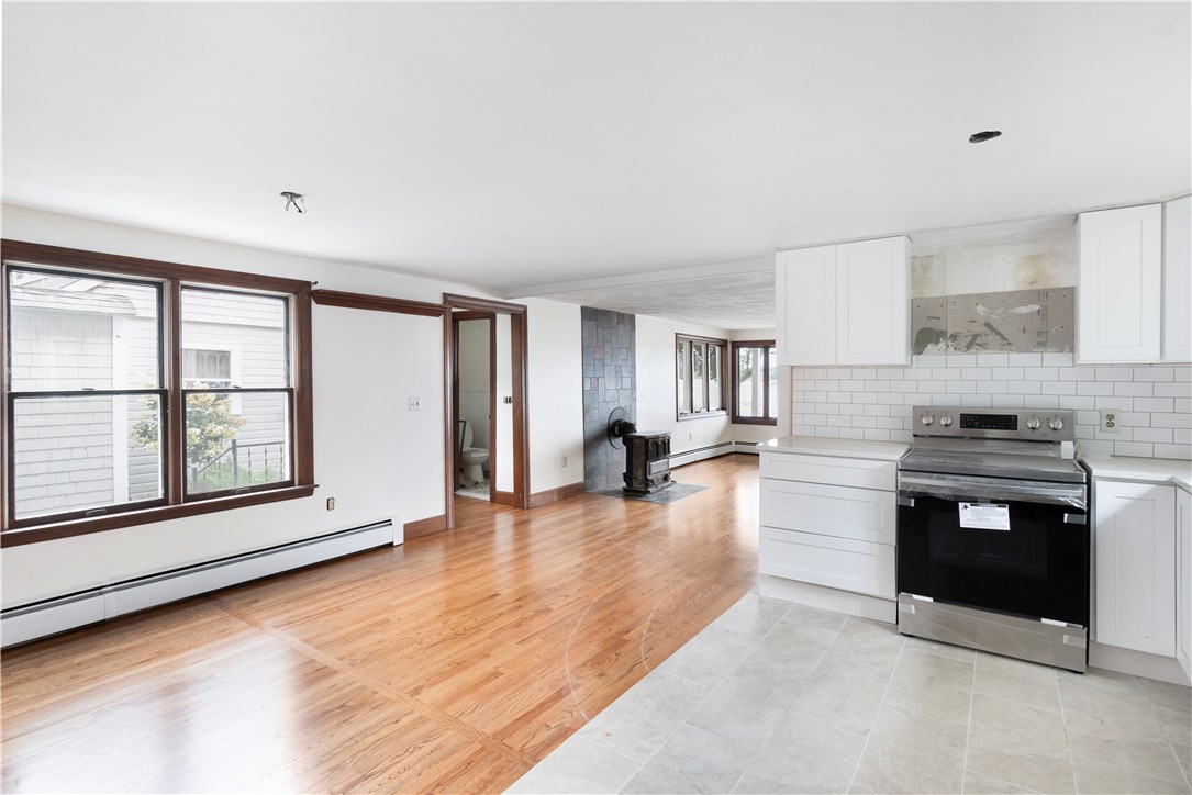 4 Locust Terrace Warren, RI 02885 - Photo 12 of 36 Gallery Image 12
