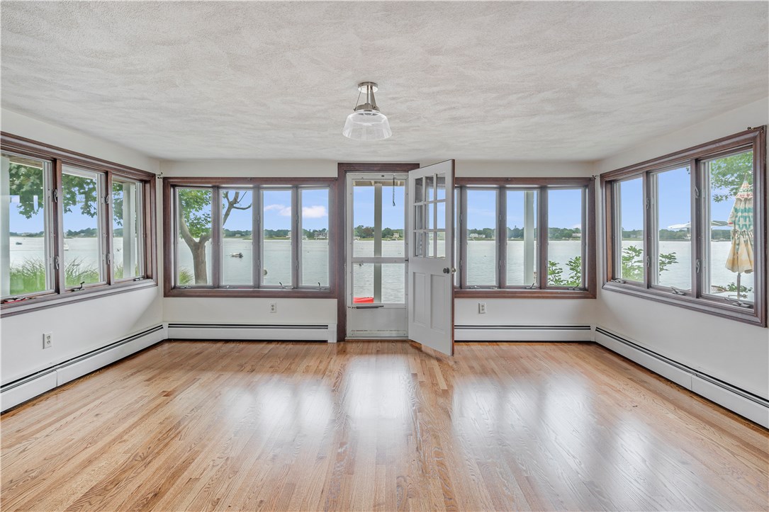4 Locust Terrace Warren, RI 02885 - Photo 6 of 36 Gallery Image 6
