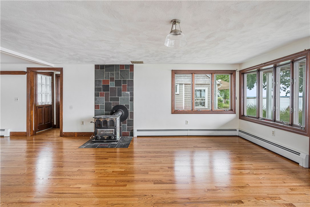 4 Locust Terrace Warren, RI 02885 - Photo 7 of 36 Gallery Image 7