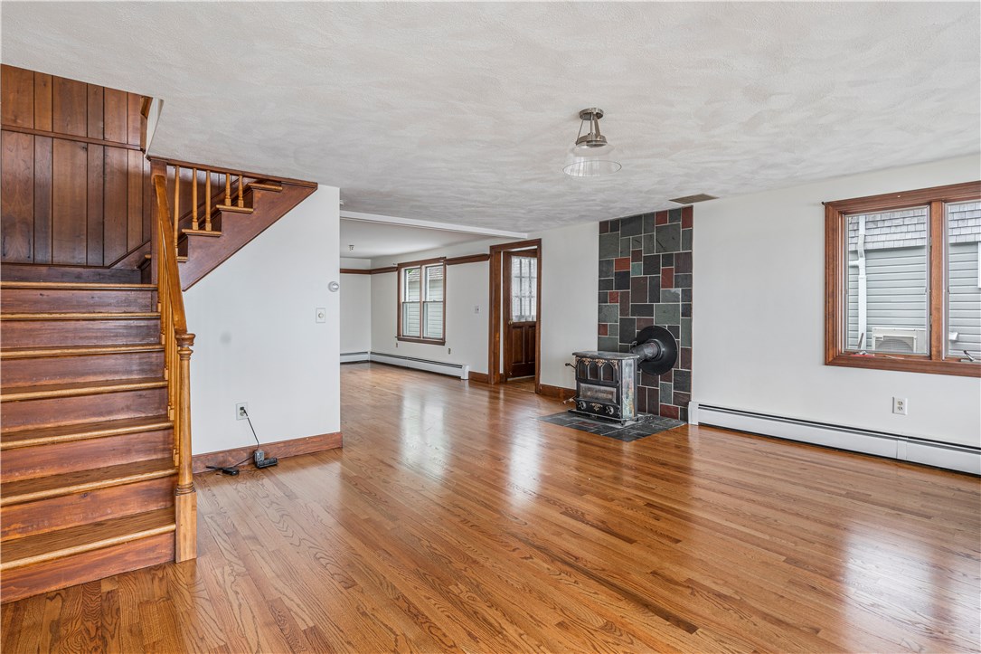 4 Locust Terrace Warren, RI 02885 - Photo 8 of 36 Gallery Image 8