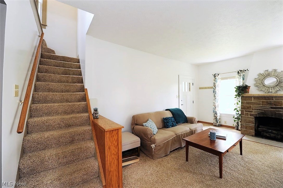3925 Johnson Road Norton, OH 44203 - Photo 15 of 25 Stairway/Living