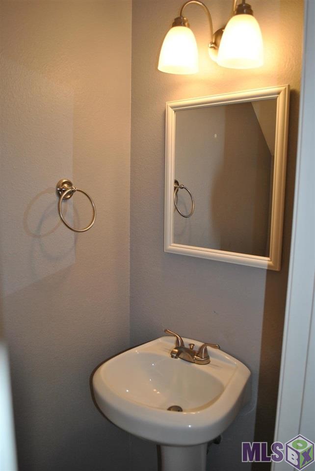 18233 John Broussard Road Prairieville, LA 70769 - Photo 9 of 27 Gallery Image 9