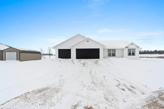 $427,700 | 416 Tristan Drive, Shawano, WI 54166