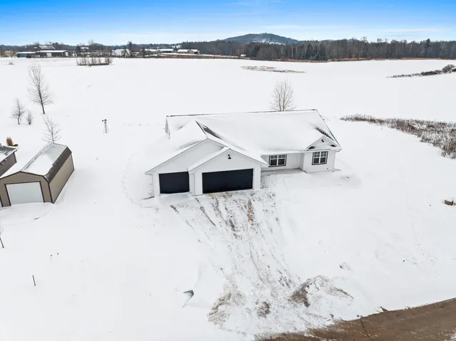 $427,700 | 416 Tristan Drive, Shawano, WI 54166