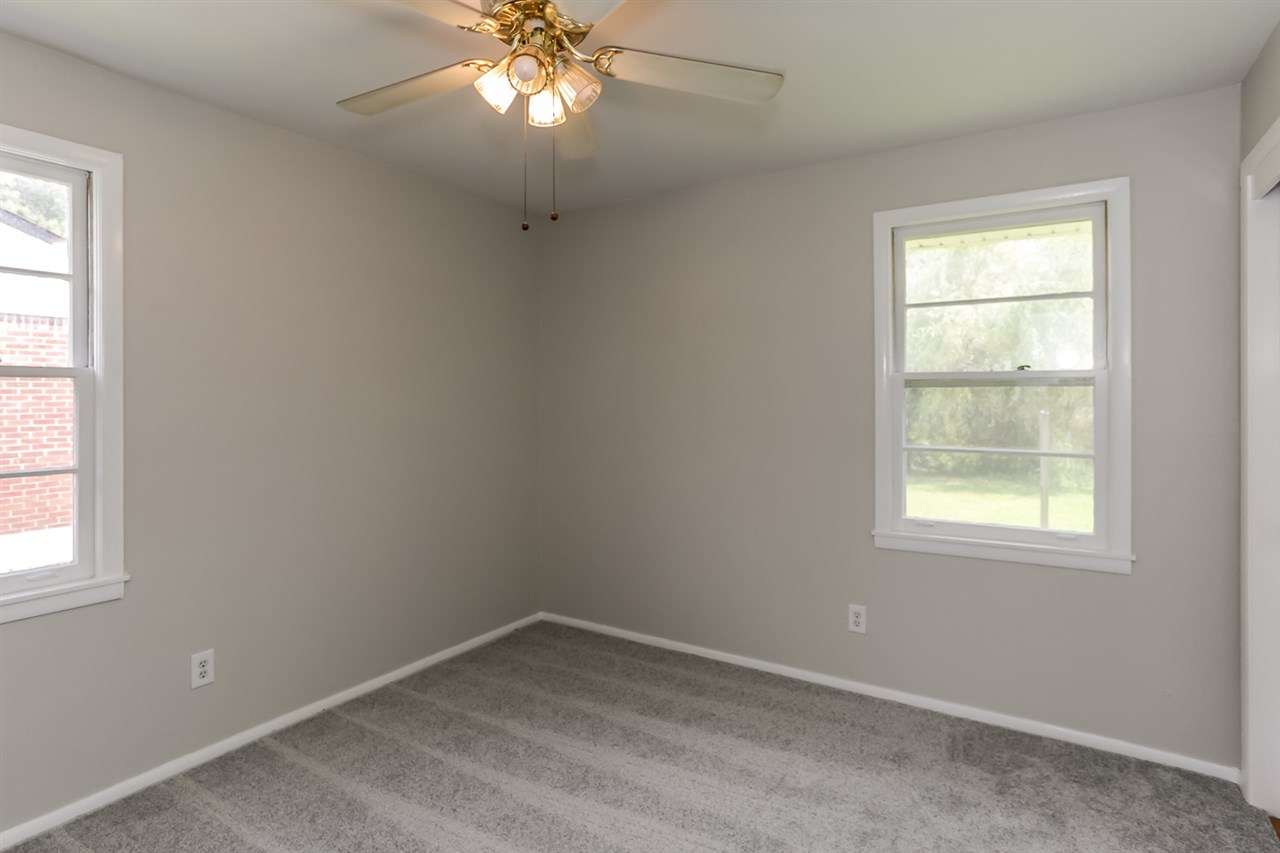 4925 Owen Road Memphis, TN 38122 - Photo 6 of 23