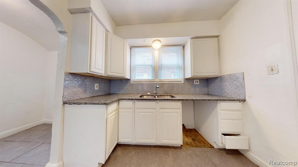 17551 Santa Rosa Drive, Unit 1 Detroit, MI 48221 - Photo 3 of 16