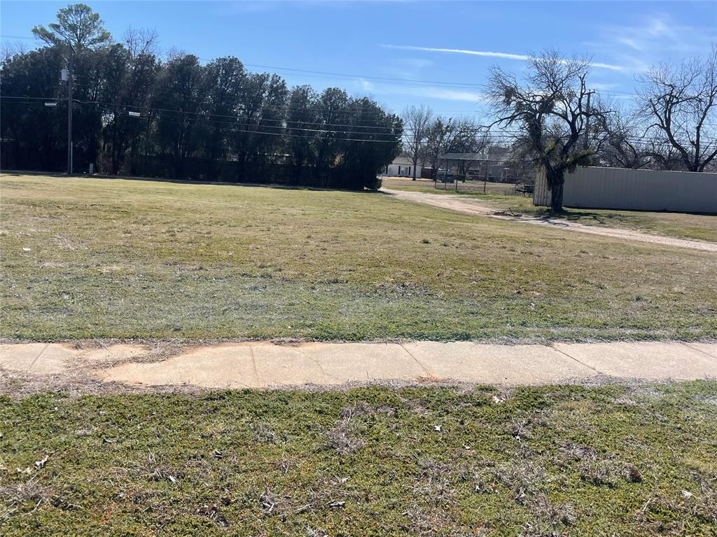 908 4th Street Graham, TX 76450 - Photo 4 of 6