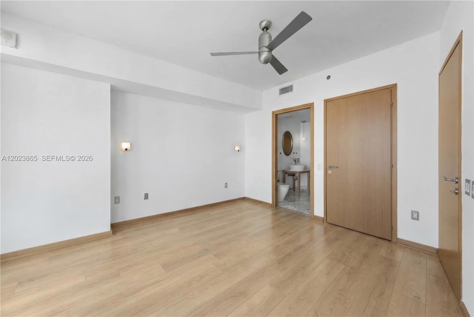 450 Alton Road, Unit 3206 Miami Beach, FL 33139 - Photo 16 of 25 a view of an empty room