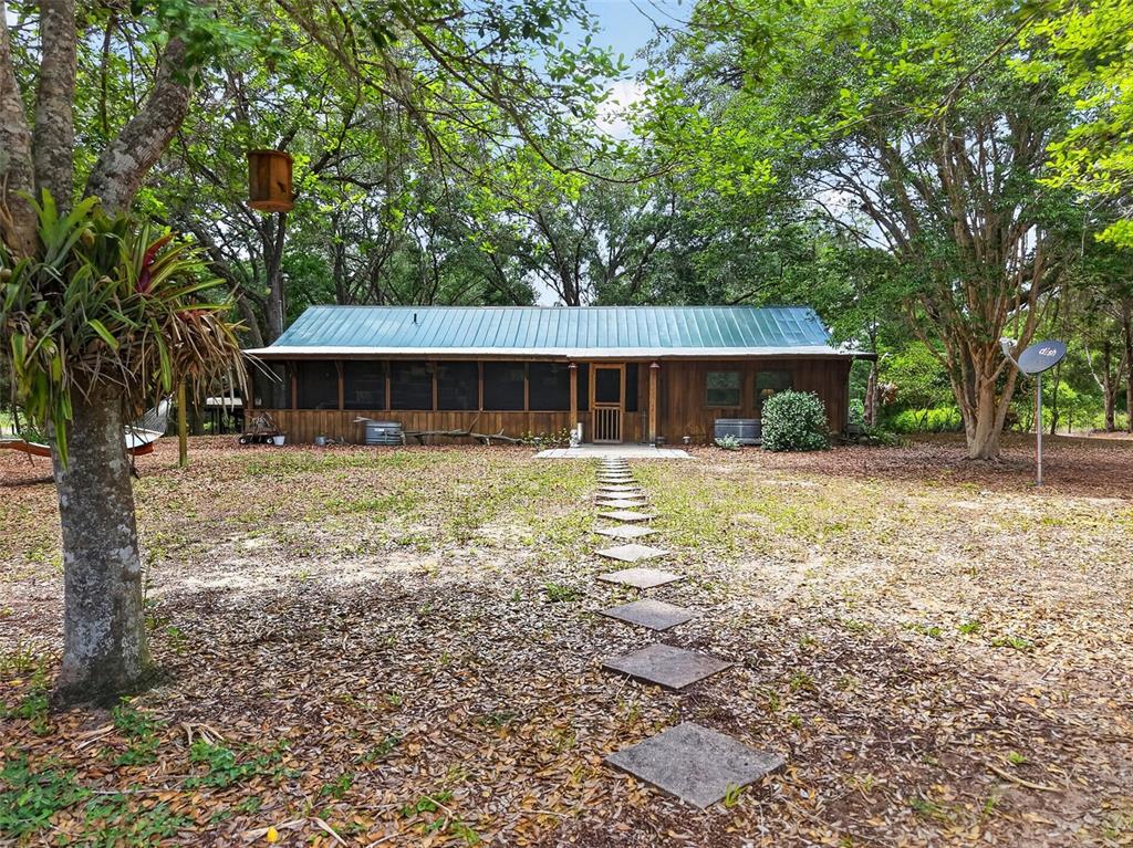40635 Thomas Boat Landing Road Umatilla, FL 32784 - Photo 3 of 44