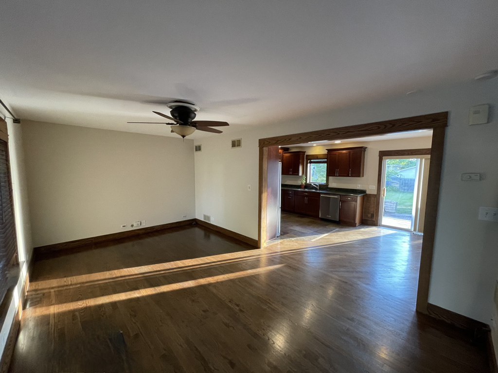 754 Spring Road Elmhurst, IL 60126 - Photo 2 of 33