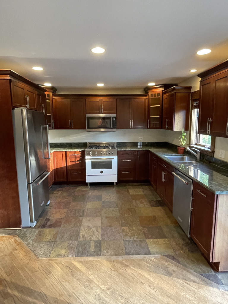 754 Spring Road Elmhurst, IL 60126 - Photo 8 of 33