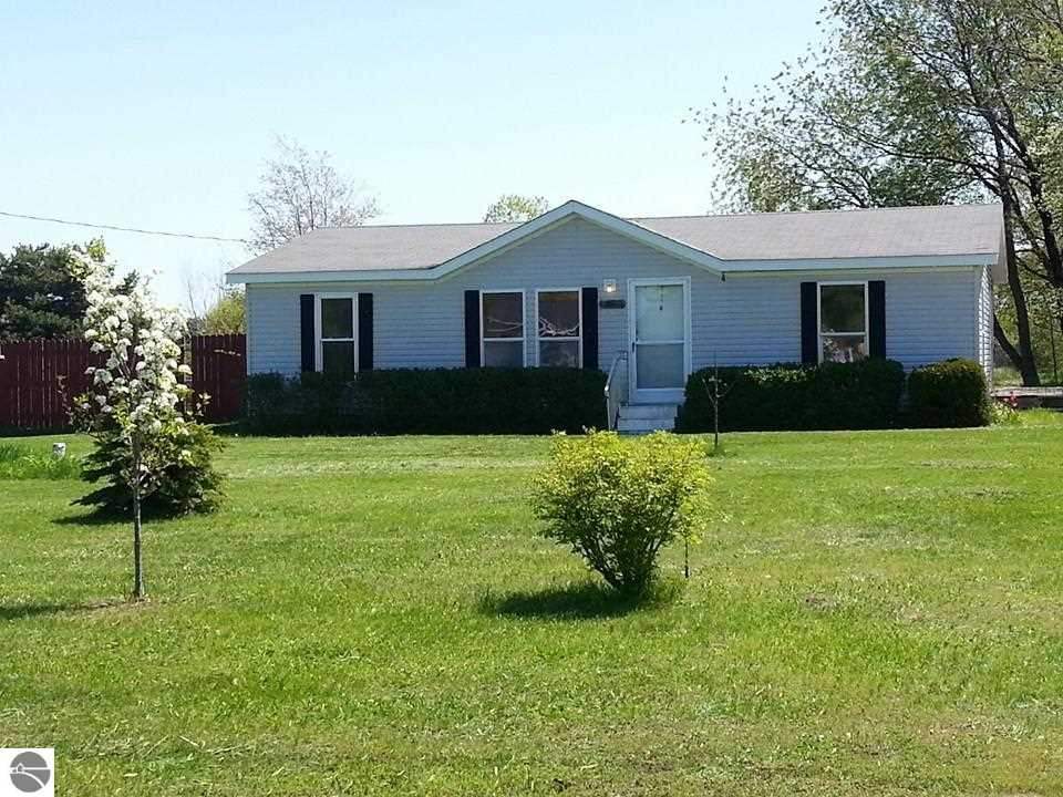 1935 Sawyer Road Traverse City, MI 49685 - Photo 1 of 18 1809350.JPG