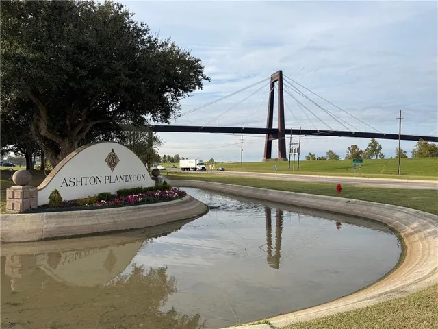 $490,000 | 204 Lac Segnette Drive, Luling, LA 70070