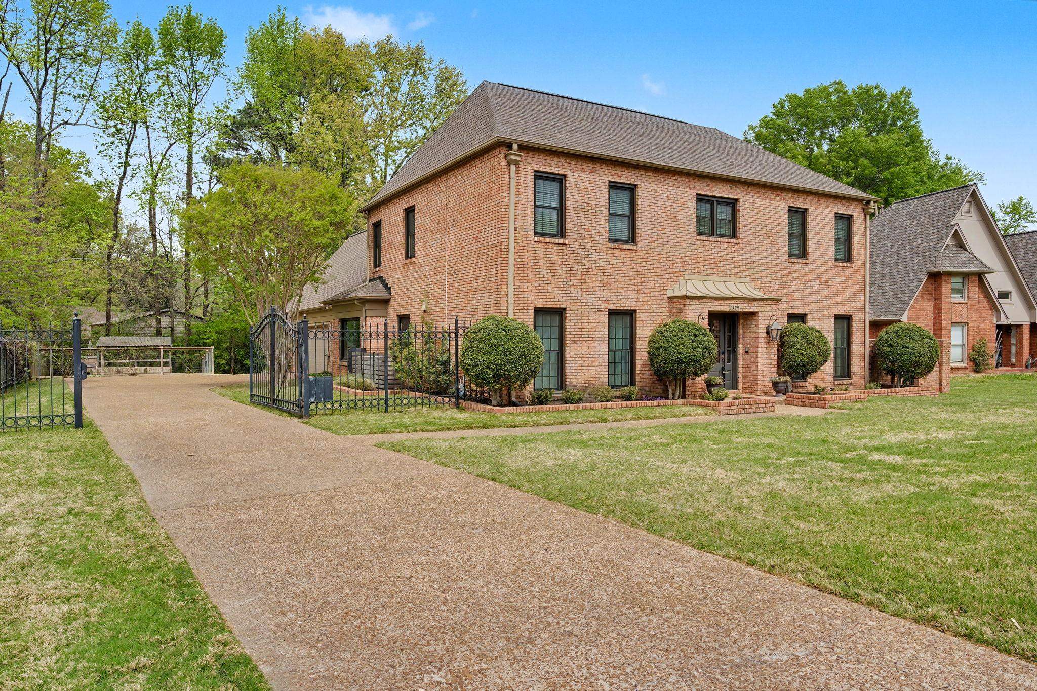 1399 Poplar Ridge Drive Memphis, TN 38120 - Photo 2 of 39
