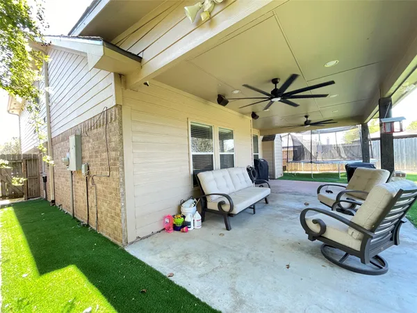 $389,500 | 11814 Green Willow Falls Drive, Tomball, TX 77375