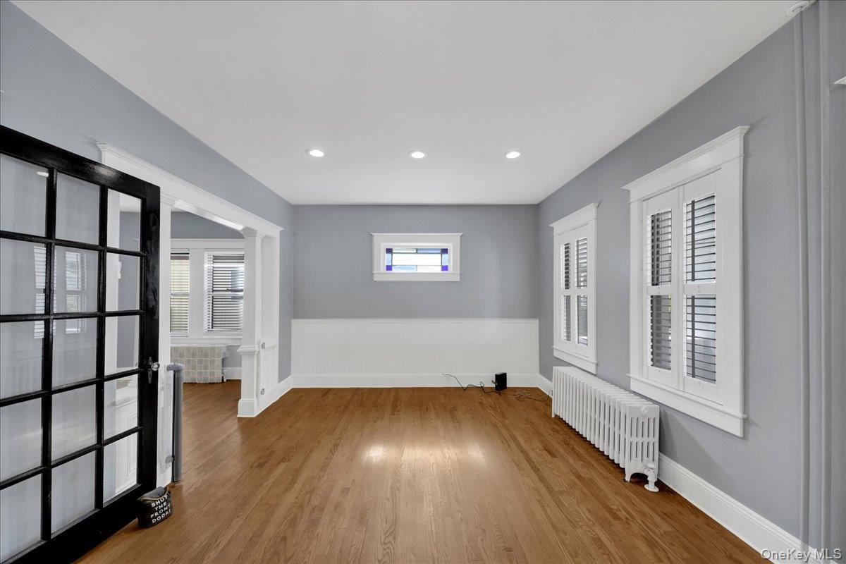 925 Reynolds Street Peekskill, NY 10566 - Photo 7 of 42 Living Room