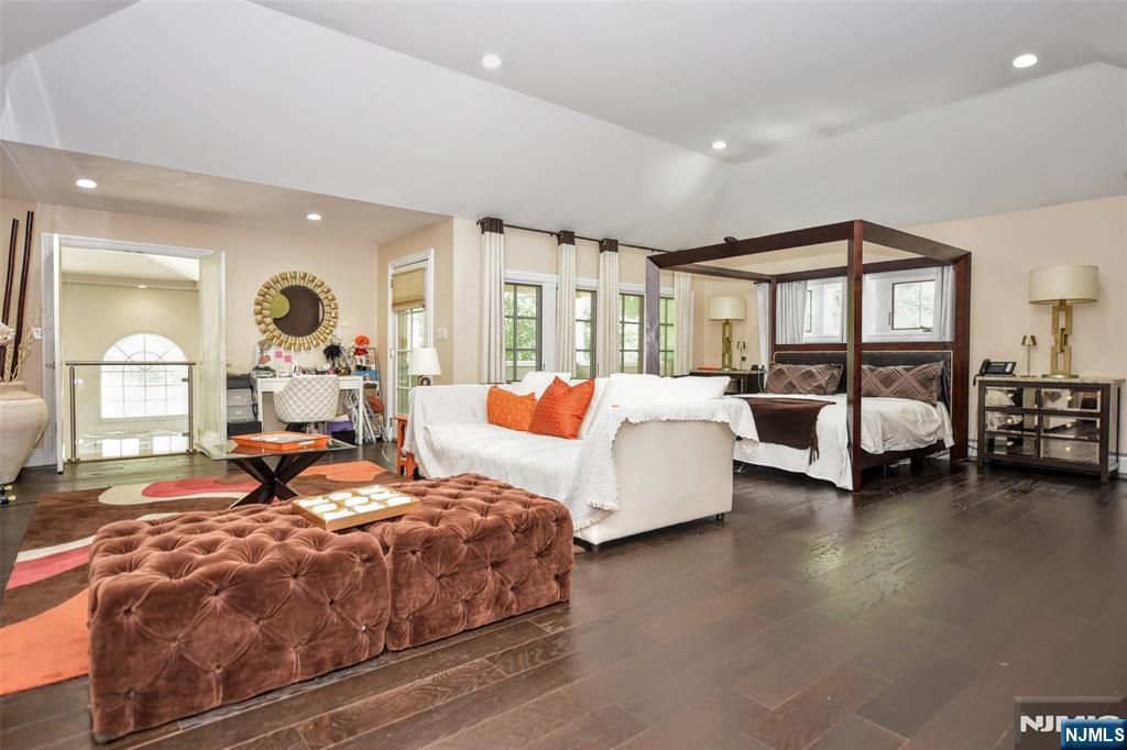 24 Wildwood Road Saddle River, NJ 07458 - Photo 23 of 27