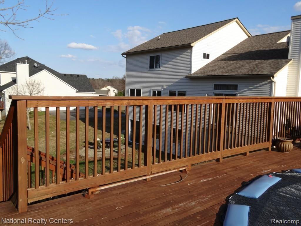 4335 North Ridge Drive Pinckney, MI 48169 - Photo 7 of 42 DSC04072.jpg