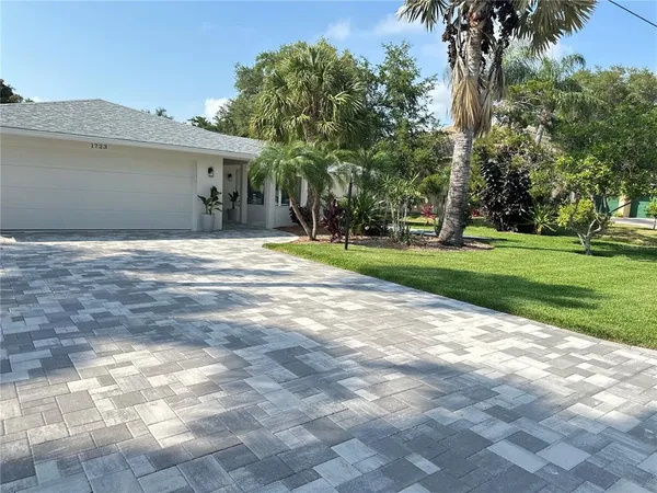 $9,500 | 1723 Stanford Lane, Sarasota, FL 34231